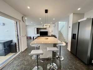 Dining - Villa Sol & Caparica - Heated swimming pool (Charneca de Caparica)