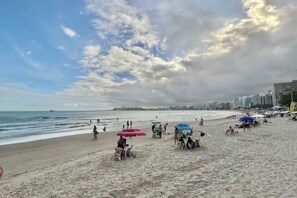 Beach - Apartment on Morro Beach with 2 parking spaces. (Guarapari)