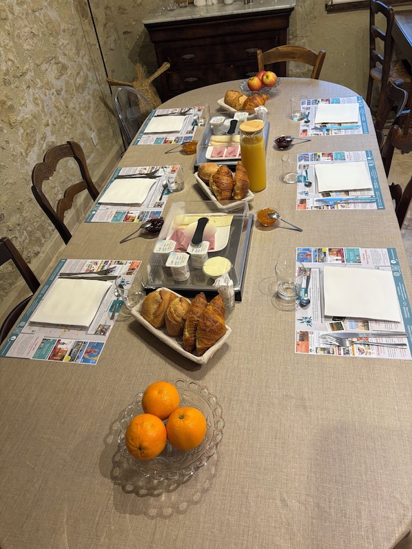 Dining - Le Montréal (Montréal)