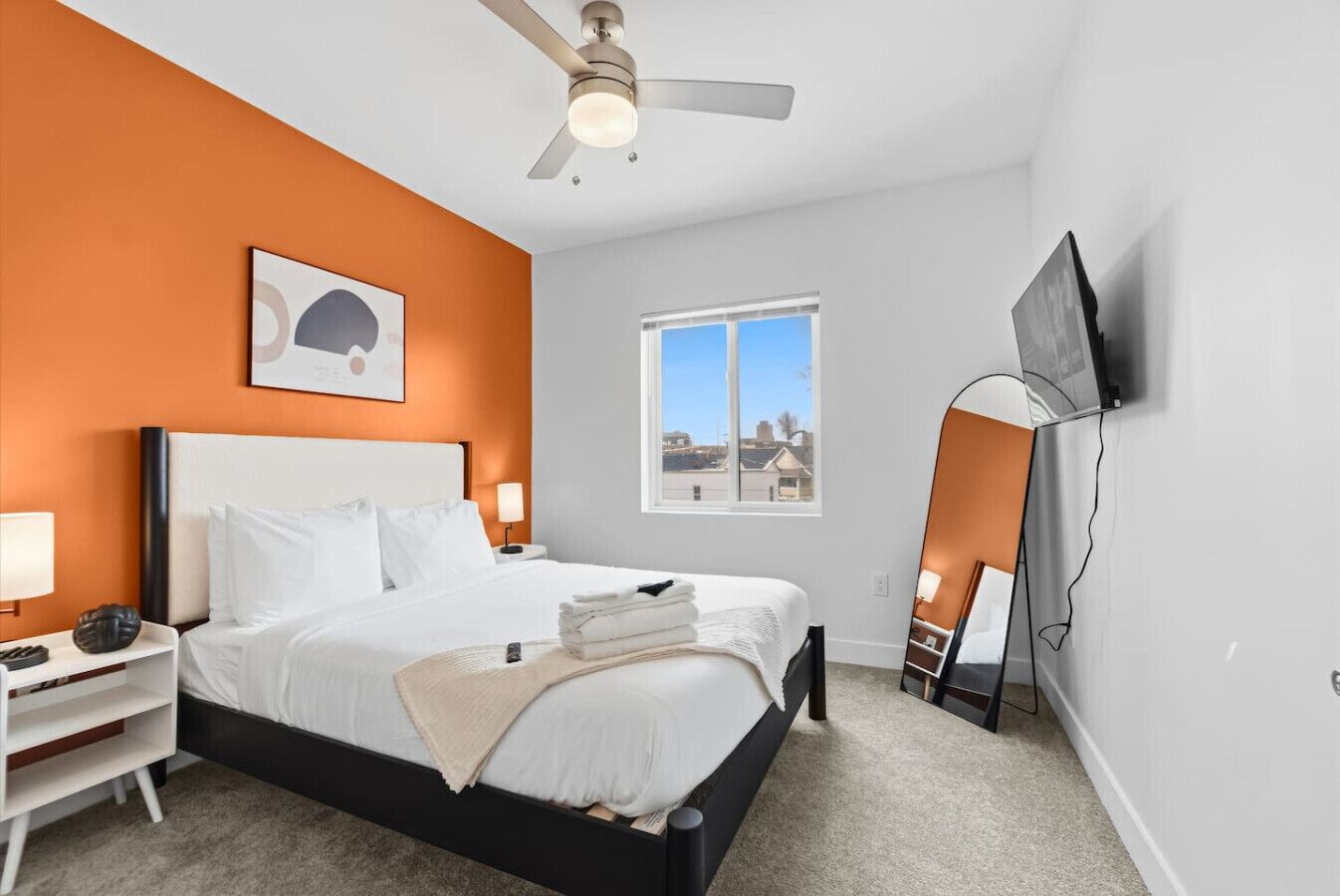 Desk, iron/ironing board, travel cot, WiFi