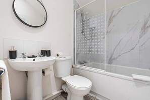 Shower - City Haven Liverpool | 3BR w/ Parking (Merseyside)