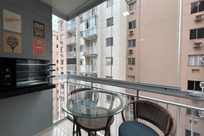 Dining - AP 803 - Laranjeiras Residence Air Conditioning and BBQ Grill (Serra)