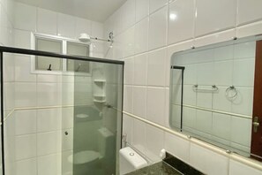 تجهيزات دش، مجففات شعر، مناشف، صابون