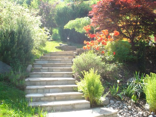 Chalet 'Chez Corinne' mit Bergblick, privatem Pool und Nähe zu Skigebieten