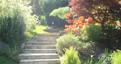 Chalet 'Chez Corinne' mit Bergblick, privatem Pool und NĂ€he zu Skigebieten