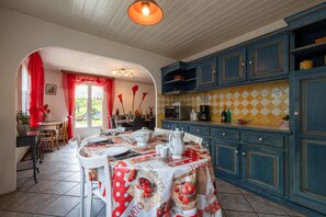 Dining - Chalet 'Chez Corinne' with Mountain View, Private Pool, Near Ski Resorts (Cornimont)