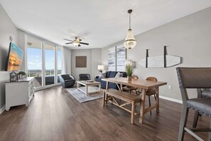 TV, DVD player, offices - 11th Floor Condo with Resort Amenities (Destin)