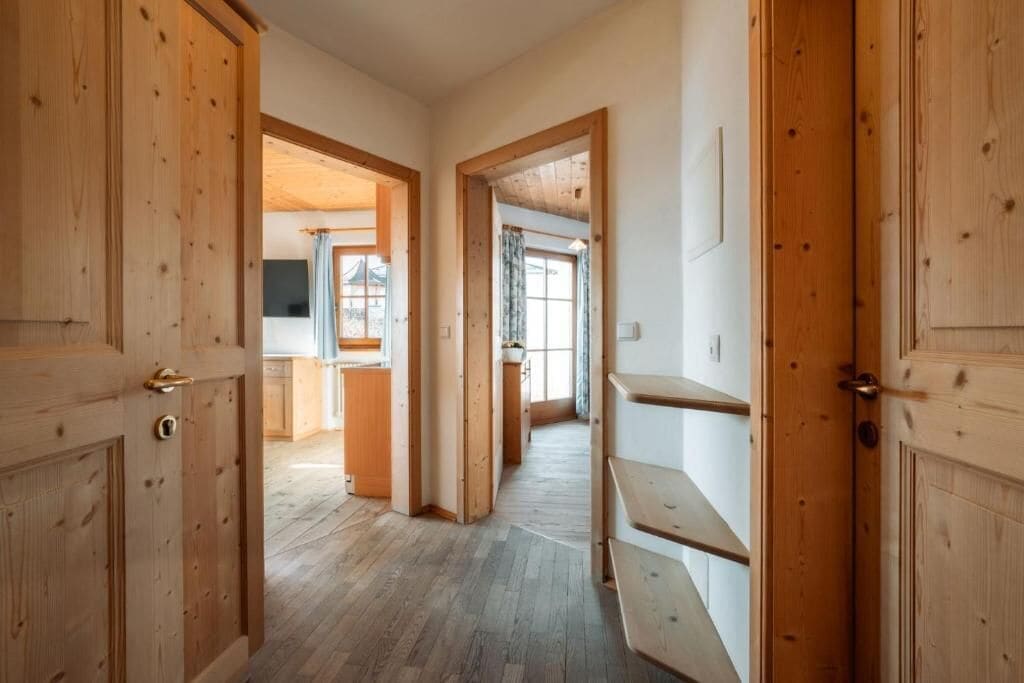 Appartamento, balcone, vista montagna | Interni