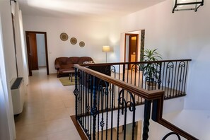 Interior - Exclusive Villa in Mallorca for 12 Guests: Pool, Garden & Jacuzzi (Illes Balears)