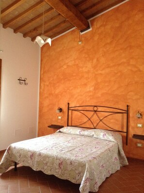 Room - AGRITURISMO ISOLOTTO (Toscana)