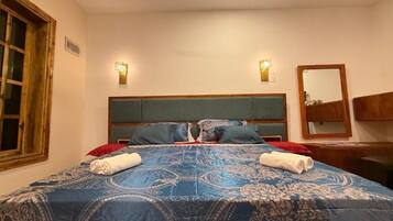 Family Villa, 2 Bedrooms, Garden View | In-room safe, soundproofing, free WiFi