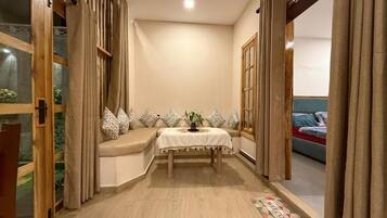 Villa familiar, 2 habitaciones, vista al jardín | Interior