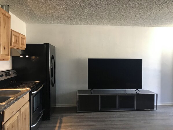 Private kitchen - Cozy 3BR/2BA Home Perfect Base for Denver & Boulder Adventures (Broomfield)