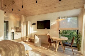 Premium bedding, memory foam beds, iron/ironing board - Arta Chalet - Nature Retreat (Fantanele)