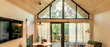 Superior Cabin, 1 Bedroom, Air conditioning, Courtyard View