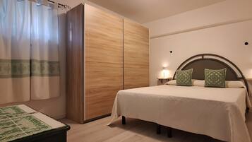 Bügeleisen/Bügelbrett, Bettwäsche