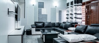 Emca haven 3 bedroom apartment along Lake Road, Ibex Hill closer to USA embassy