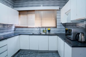 Private kitchen - Emca haven 3 bedroom apartment along Lake Road, Ibex Hill closer to USA embassy (Lusaka)