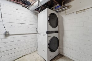 Interior - Fabulous 2-bedroom house with AC in Des Moines (Des Moines)