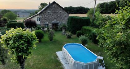 Gîte la Servolle – House with Pool, Near Shops and Attractions