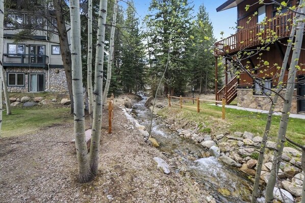 Property grounds - Four O'Clock Lodge Condo- close to lifts and town! (Breckenridge)