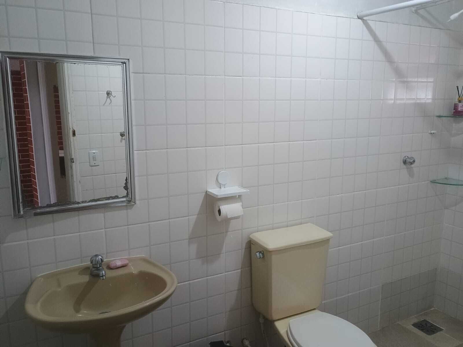 Neljän hengen standard-huone, näköala pihalle | Ilmainen Wi-Fi