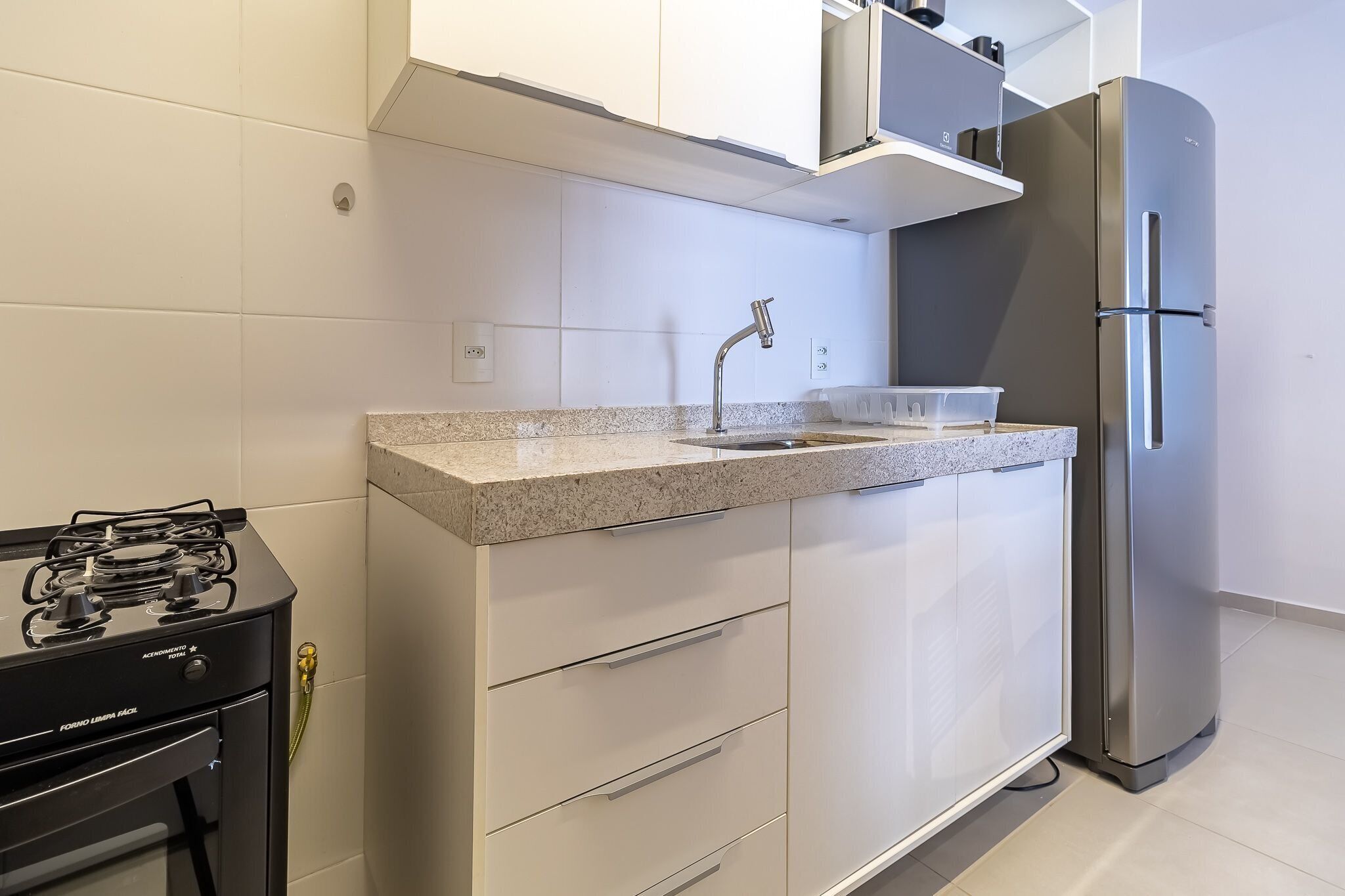 Apartament | Cuina privada | Torradora, liquadora i utensilis de cuina, vaixella i coberteria 