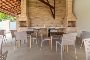 BBQ/picnic Area - APTO 2 Suítes | Varanda Gourmet | Climatizado | San Martin | Destino BSM 203C (Barra de São Miguel)