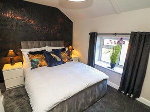 Room - 7 The Row (Grantham)