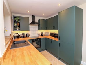 Dishwasher, cookware/dishes/utensils