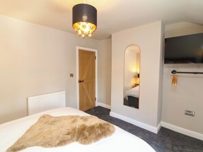 2 bedrooms, individually decorated, individually furnished, free WiFi - 7 The Row (Grantham)