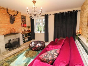 Living area - 7 The Row (Grantham)