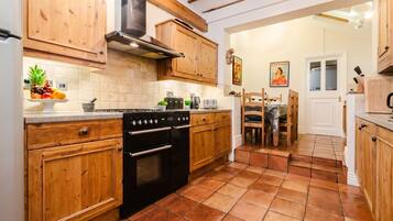 Fridge, oven, stovetop, toaster