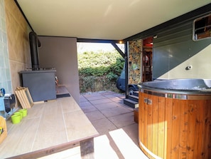 Property grounds - Old Rosie (Grantham)