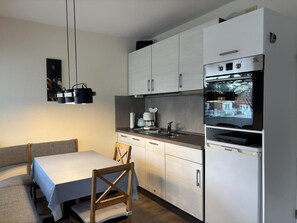 Fridge, oven, stovetop, coffee/tea maker - House Poseidon, Apartment POS15 (Cuxhaven)