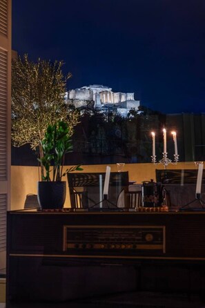 Outdoor dining - Architect’s Masterpiece Villa with Private Rooftop (Athina)