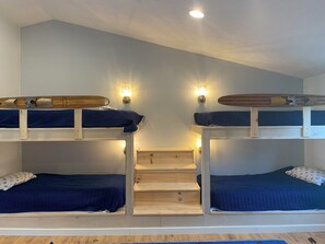 5 bedrooms, bed sheets - Diamond Lake Island escape (Cassopolis)