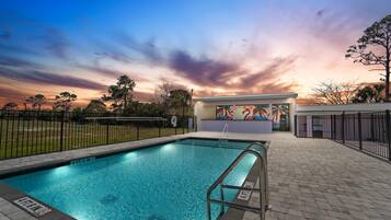 Outdoor pool, pool loungers