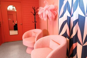 Living area - The Pink Flamingo Boutique Motel (Port St. Joe)