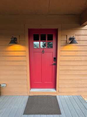 Exterior detail - Bale & Trail Retreat (Akron)