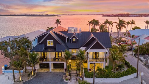 Pool, Spa, Rooftop Deck, Stunning Gulf & Bay Views