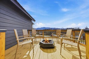 Property grounds - Modern Mountain Retreat! Views and Stargazing! (Clyde)