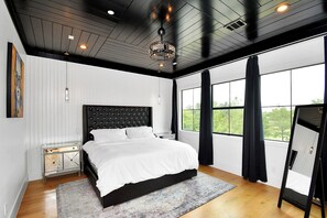 4 bedrooms, Internet, bed sheets - Montrose Skyline Luxury | Private Rooftop | Elevator Home (Houston)