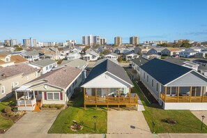 Exterior - Lovely Beach House w/ Outdoor Shower - Walk to Beach - Pools, Mini Golf & Tennis (Ocean City)