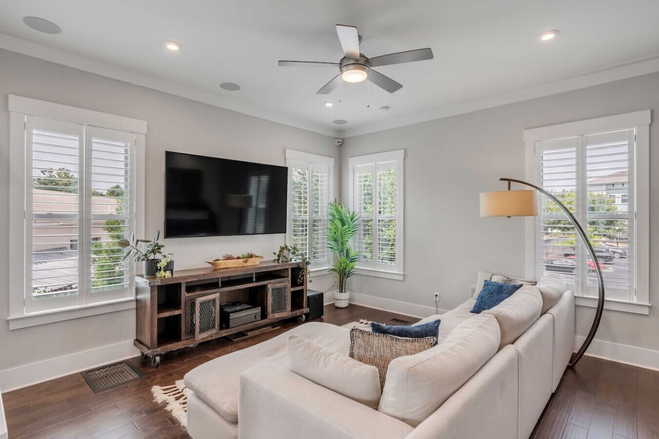 Télévision, cheminée