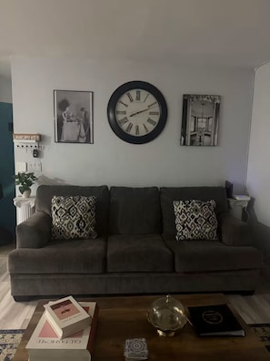 Smart TV - Close to the fun, yet far enough to relax (Las Vegas)