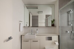Hair dryer, towels - 2BR | Stylish & Spacious | Prime Richmond Location (Richmond)