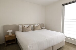 2 bedrooms, desk, iron/ironing board, WiFi - 2BR | Stylish & Spacious | Prime Richmond Location (Richmond)