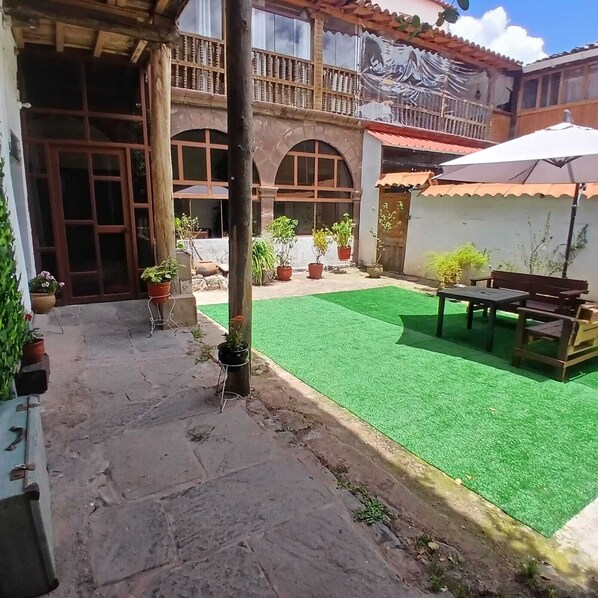 Apartamento família, 2 quartos, varanda, vista para o pátio | Terraço/pátio