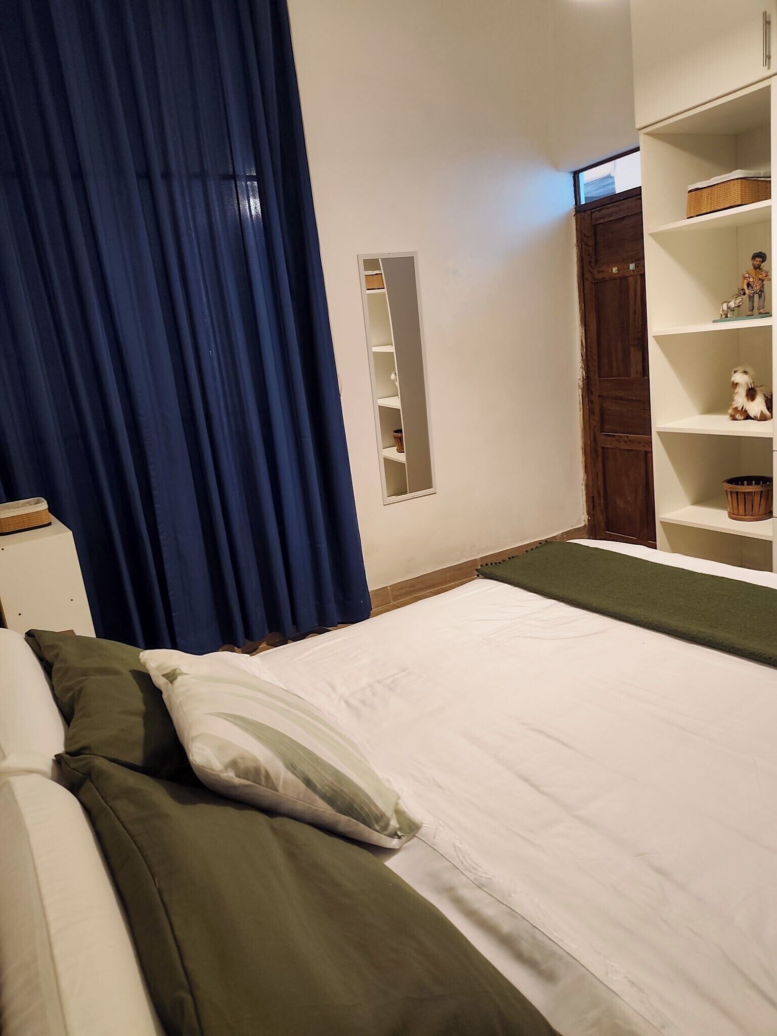 WiFi (free), bed sheets